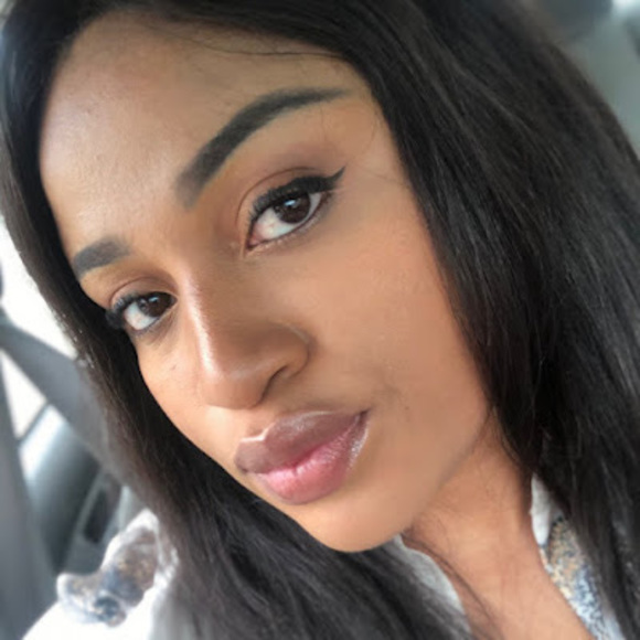 Meet your Posher, Janet - Picture 1 of 1